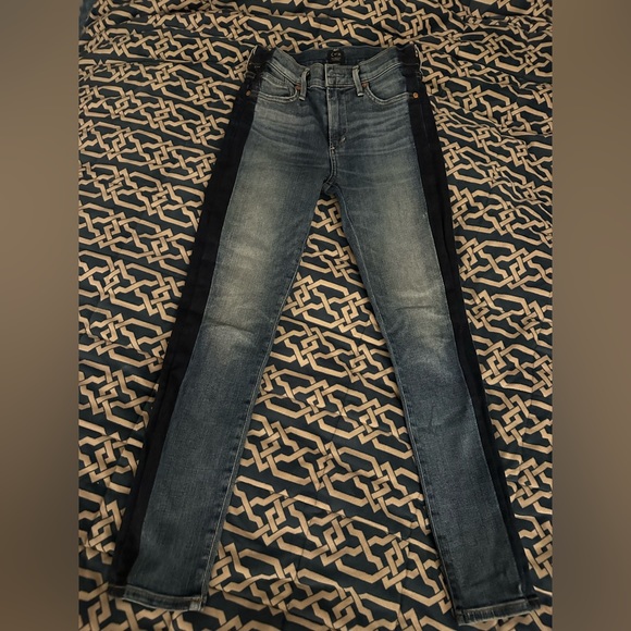 CITIZENS OF HUMANITY
Rocket Jeans - Picture 12 of 12